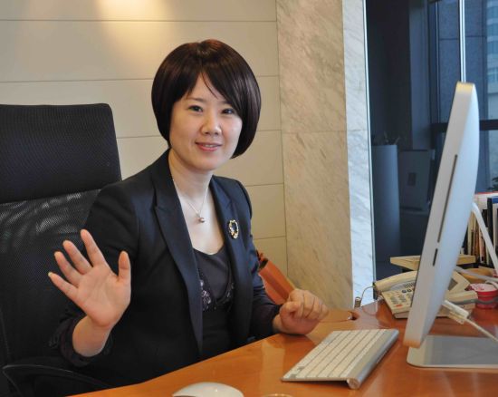 麻亚炜:领导国际教育企业的女老板_人人留学网